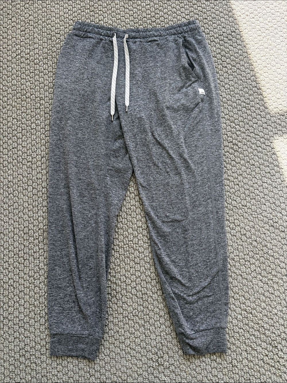 Vuori women’s Heather Charcoal Jogger Sweatpants with White Drawstring